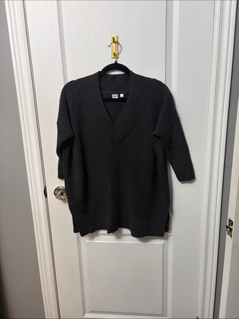 V-Neck Knit Sweater Vest - Black